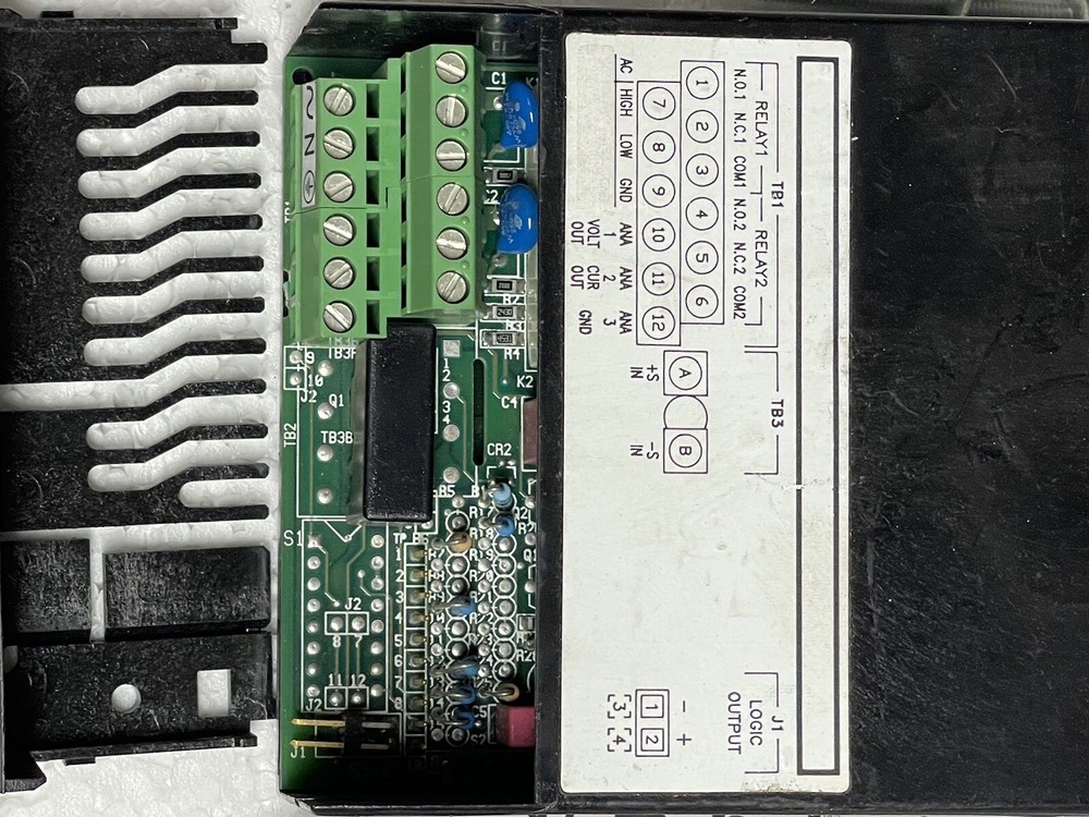 OMEGA Temperature Controller MODEL: CN 1001TC