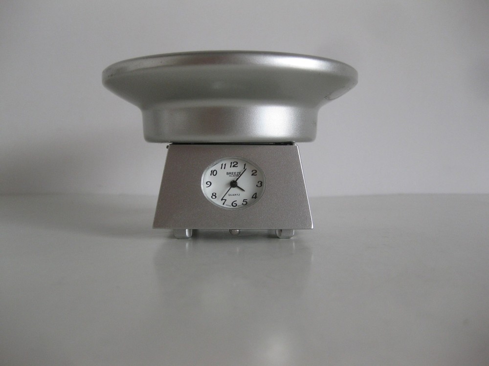 Miniature Roulette Wheel Breeze Collection Desk Clock Untested