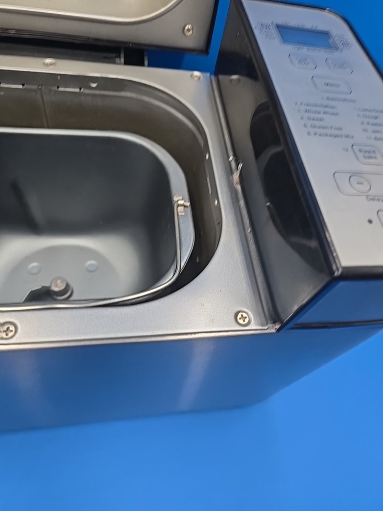 Cuisinart CBK100 Automatic Bread Maker Machine Silver 120VAC 500W