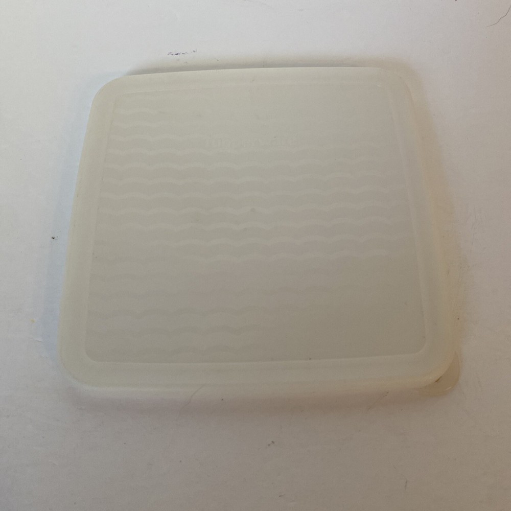 EUC Tupperware 3994A-4 Fridge Smart 6" Clear Square replacement lid, USA