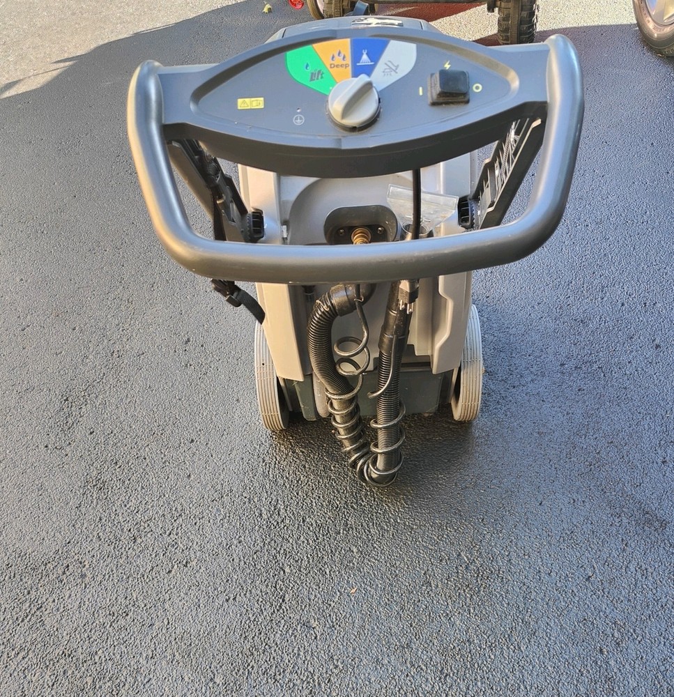 Comercial Carpet Cleaner - Advanced ES300 XP