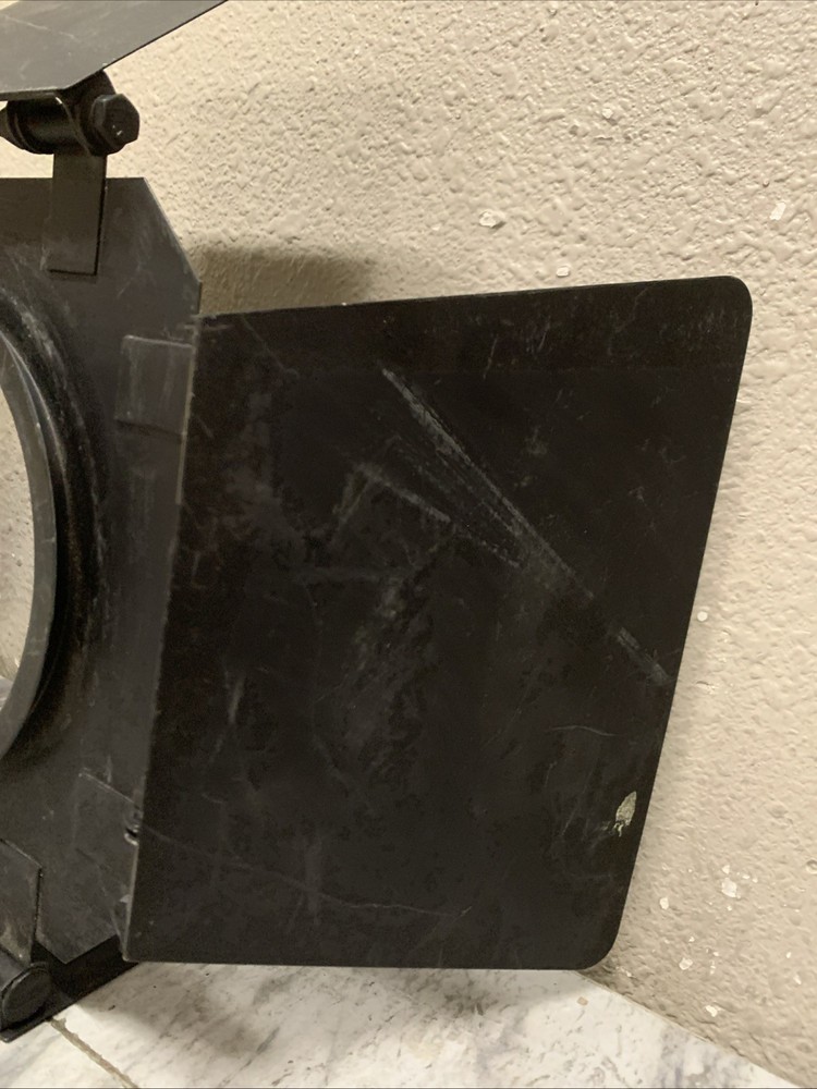 Mole Richardson Barn Doors, Light Shield, With Chain