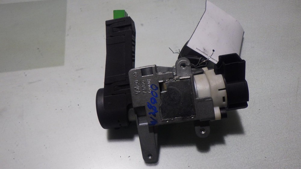 04 VOLVO XC90 Ignition W/Key