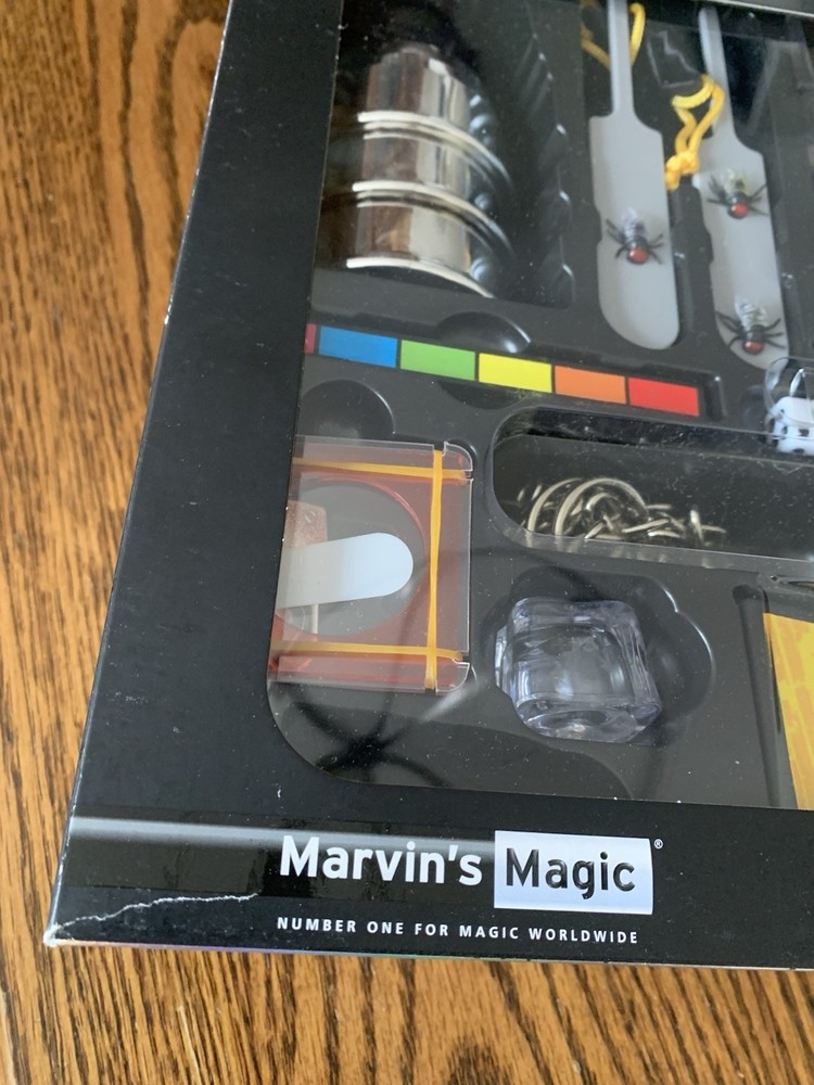 Marvin's Magic - Kids Magic Set - 400 Ultimate Magic Tricks