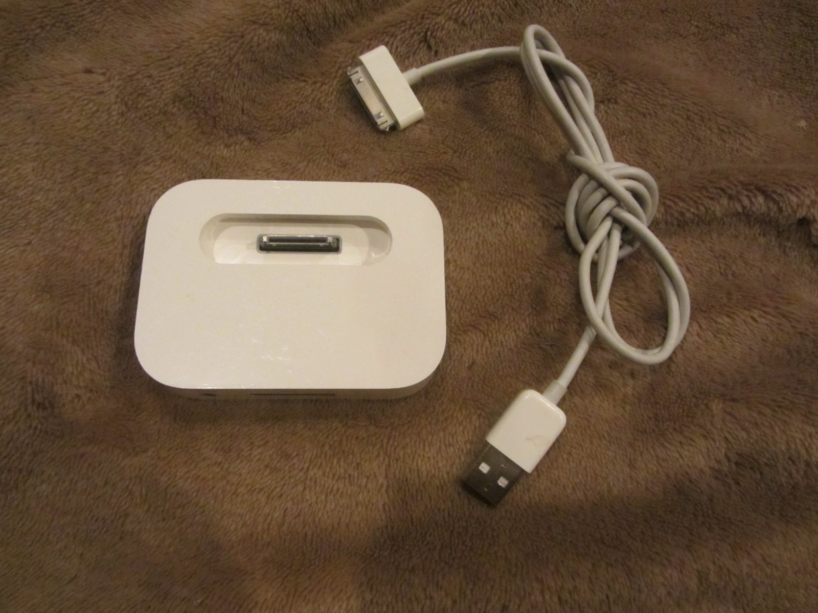 Original Apple iPod iPhone 2003  Charging Dock/Stand & USB cable