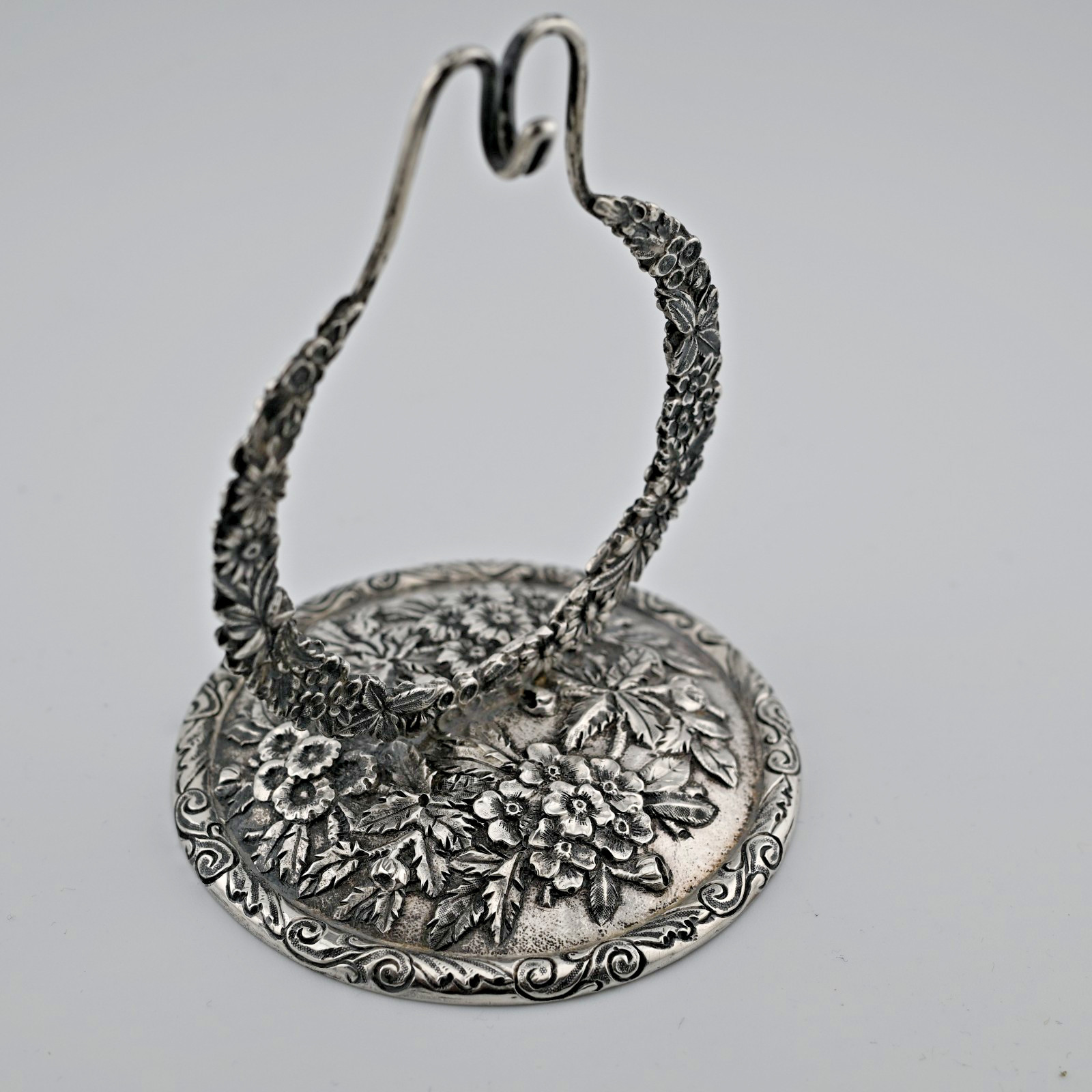 Rare Large Sterling Silver S. Kirk & Son Repousse 4 1/8" Watch Holder 925/1000