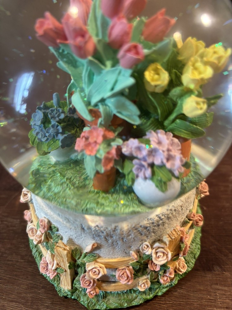 Flower Pot Snow Globe