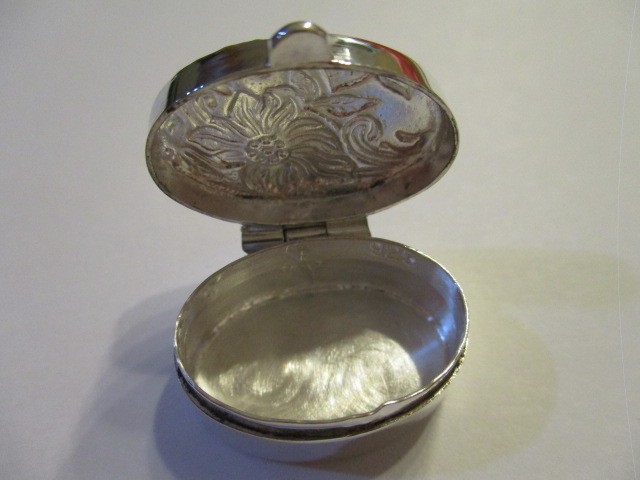 Sterling silver pill box oval shape small Gorgeous design on top 925 silver