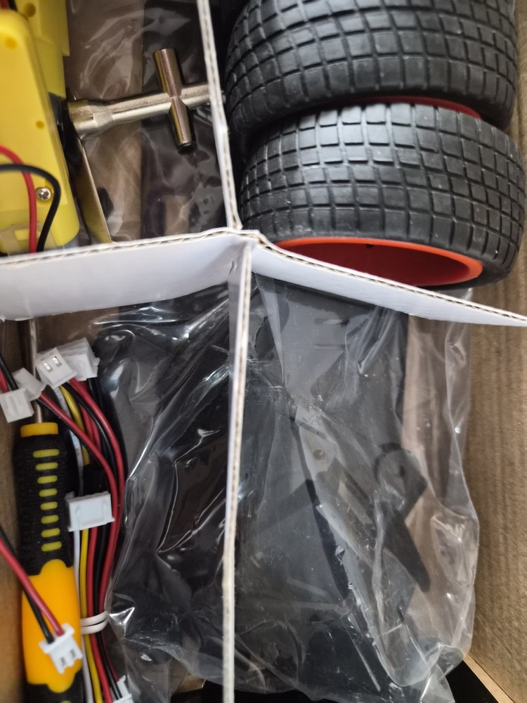 Sun Founder Smart Video Car Kit Version 2.0 for Raspberry Pi NEW COMPLETE