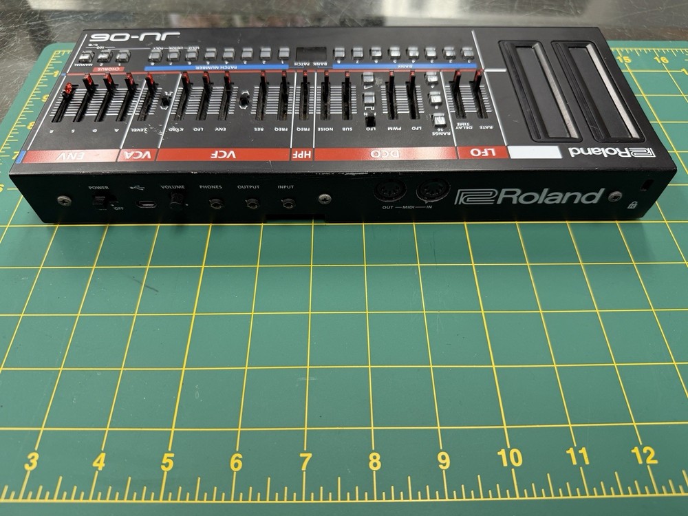 Roland JU-06 Boutique Synth Juno 106 Sound Module