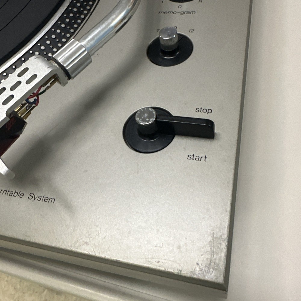 Vintage Technics SL-1650 Direct Drive Automatic Turntable Stacking Spindle READ