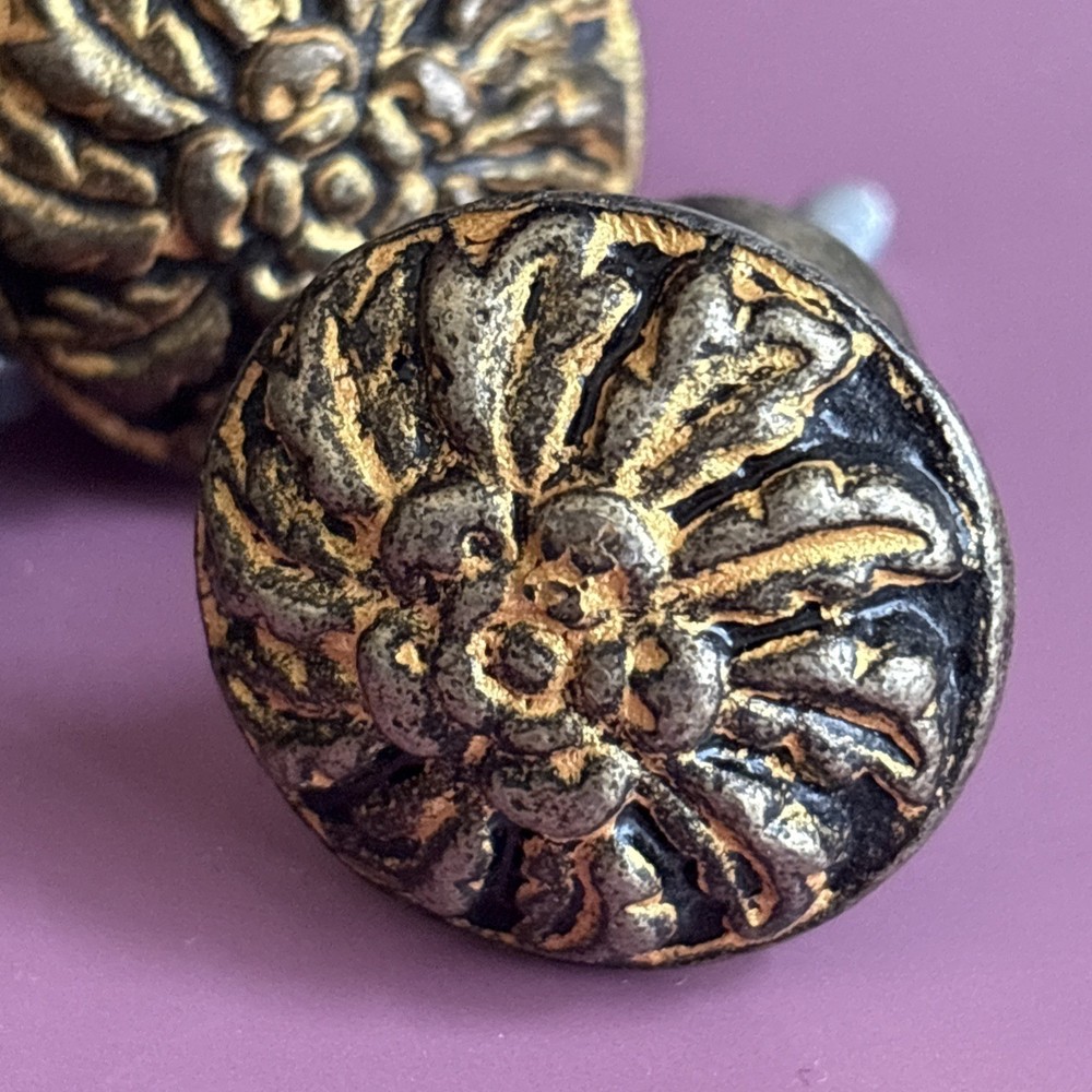 Rosette Floral Round Drawer Knobs or Pulls French Provincial 4 Large 6 Small