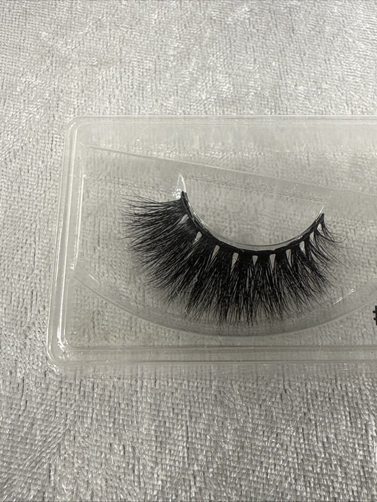 false eyelashes #38A