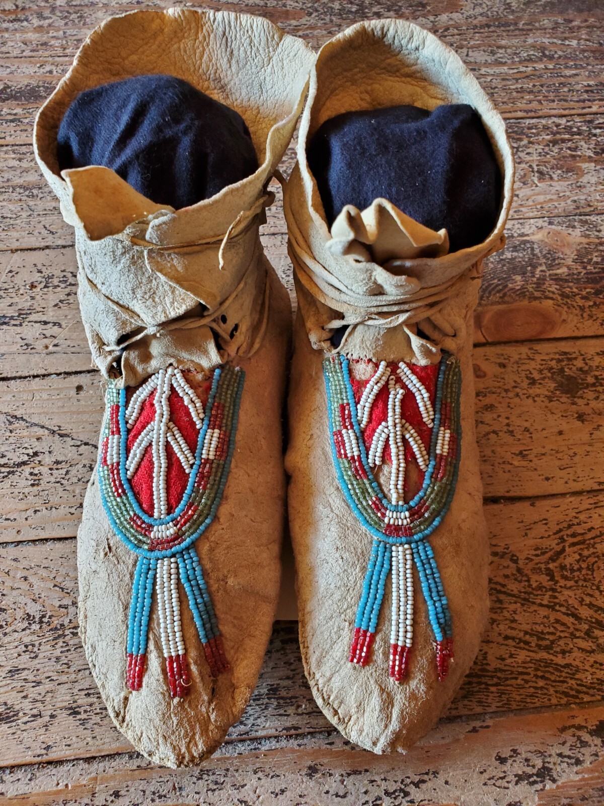 Antique OLD Native American Indian beaded E Plains high top moccasins 19th c.