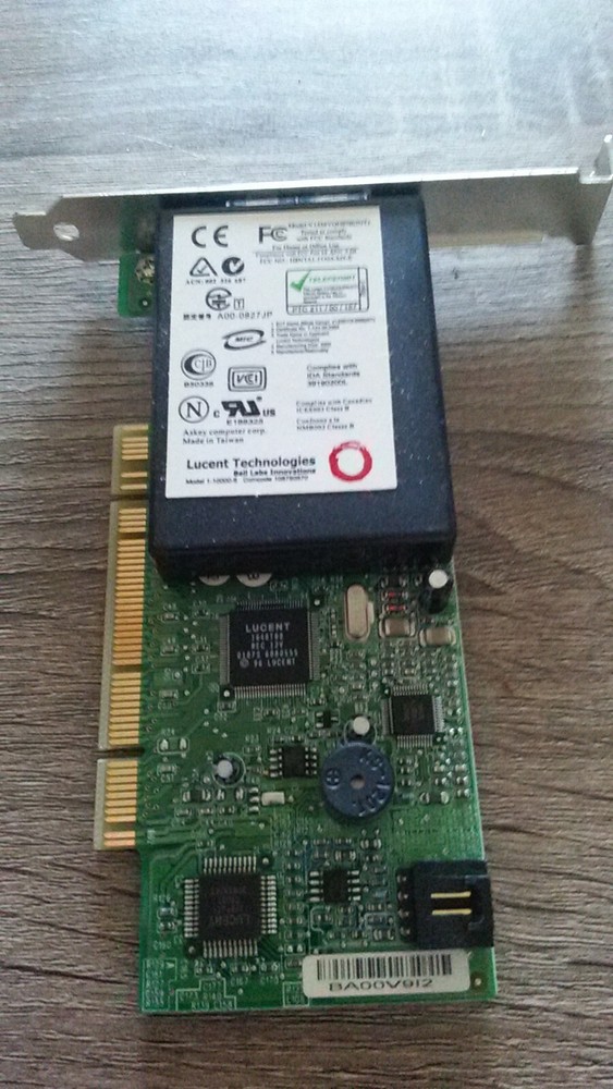 Lucent Technologies 56K PCI Modem Model V1456VQH89B(INT)