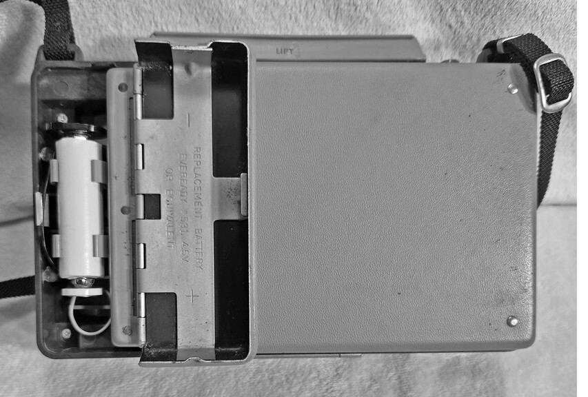 Polaroid Automatic 230 Land Camera Used