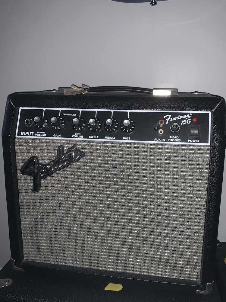 Fender Frontman 15G Combo Solid State 2-Channel 15W Guitar Amplifier