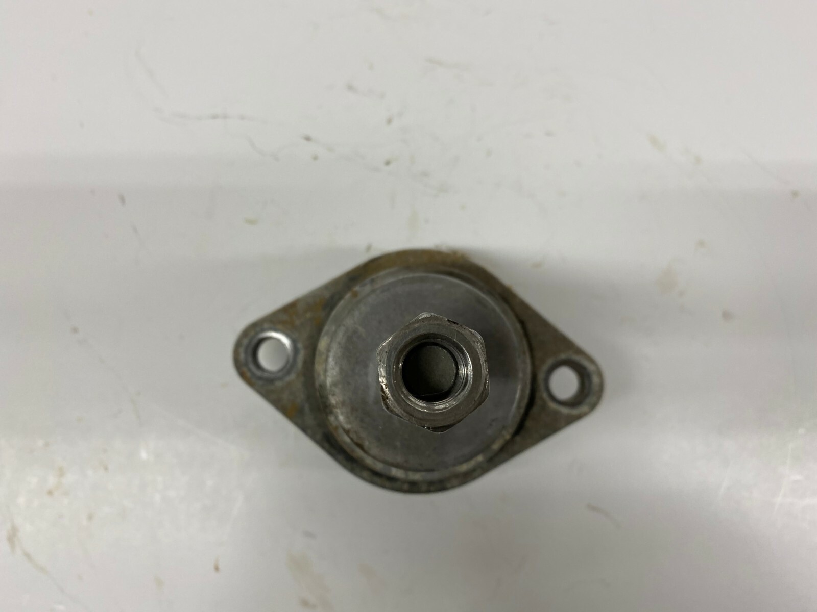 OMC Cobra Volvo 3853806-0983932 Rear Motor Mount