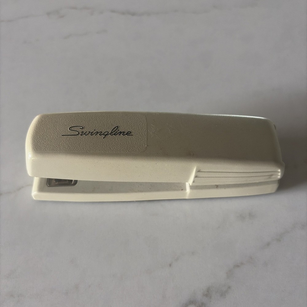 SWINGLINE Stapler Model 545 Beige 6.5" Plastic Office Desk Size VTG, Prop