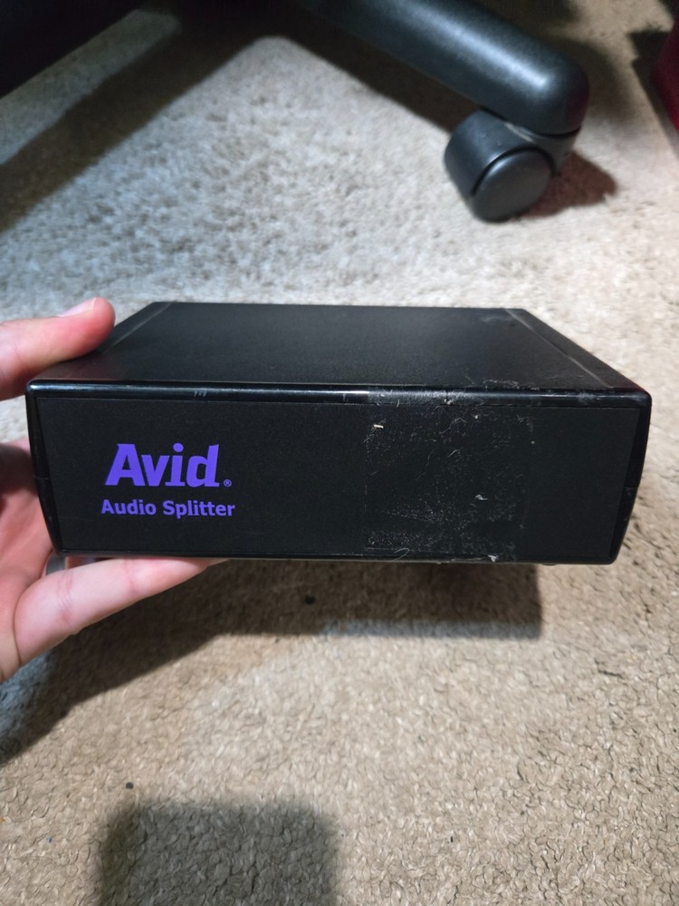 Avid Audio Splitter