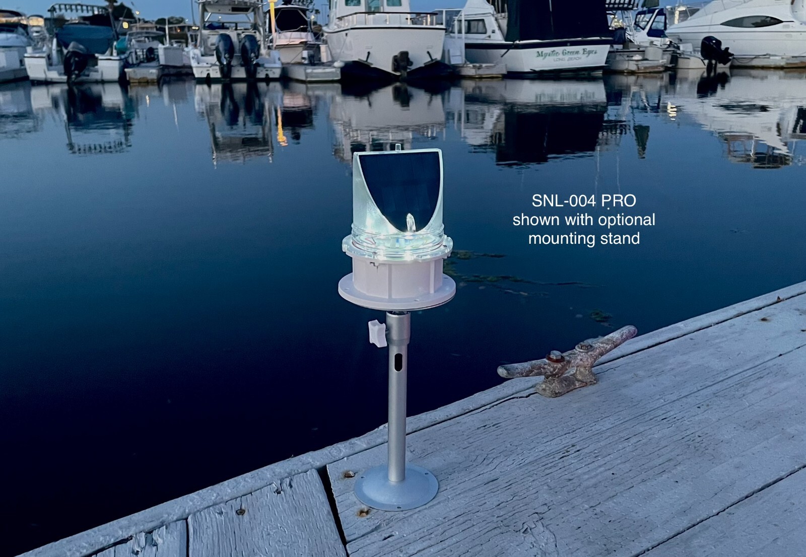 Marine Solar Warning Light - PRO WHITE LED Marine Dock Barge Safety Beacon Light