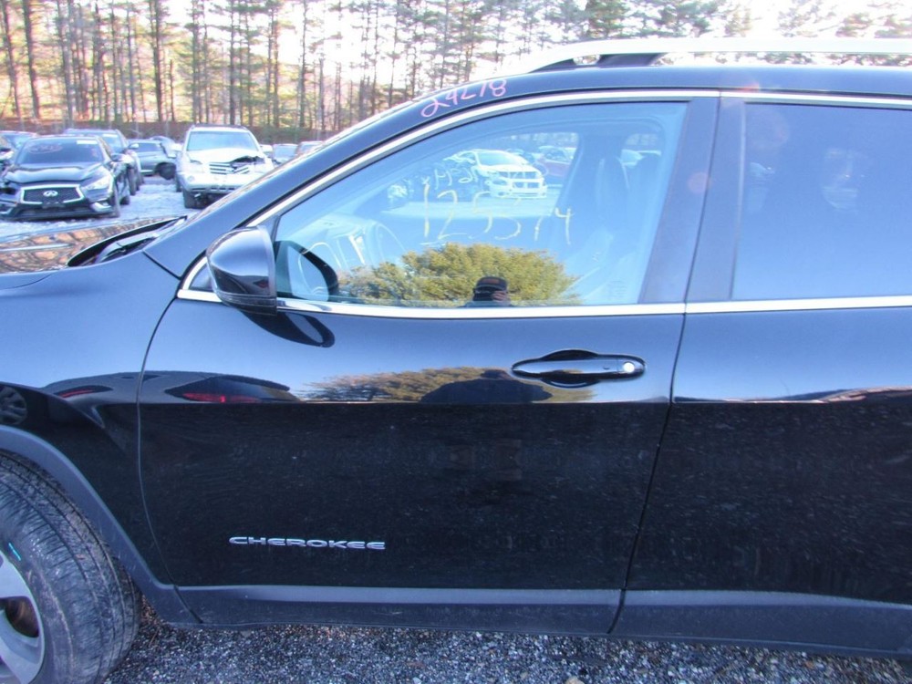 CHEROKEE 2019 Glove Box 1014889