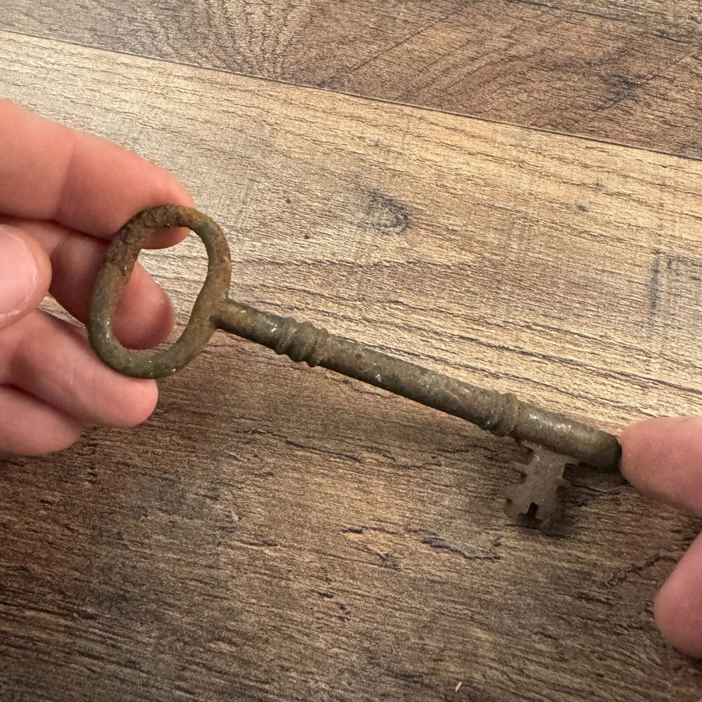 Large Antique Skeleton Key