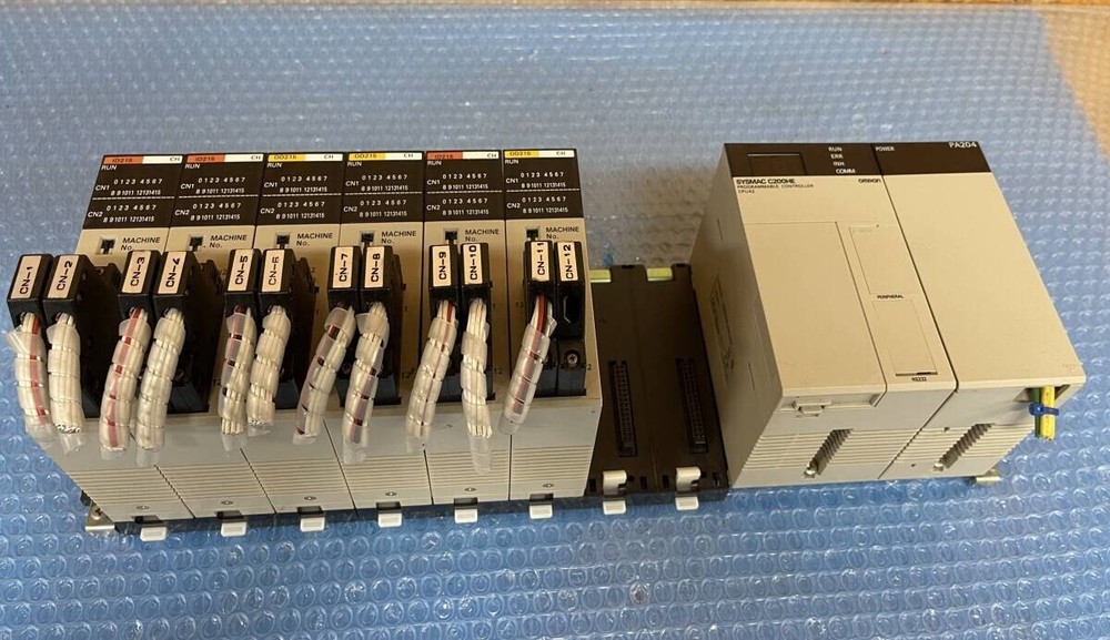 OMRON PA204 SYSMAC C200HE Programmable Controller Sequencer Used Excellent+++