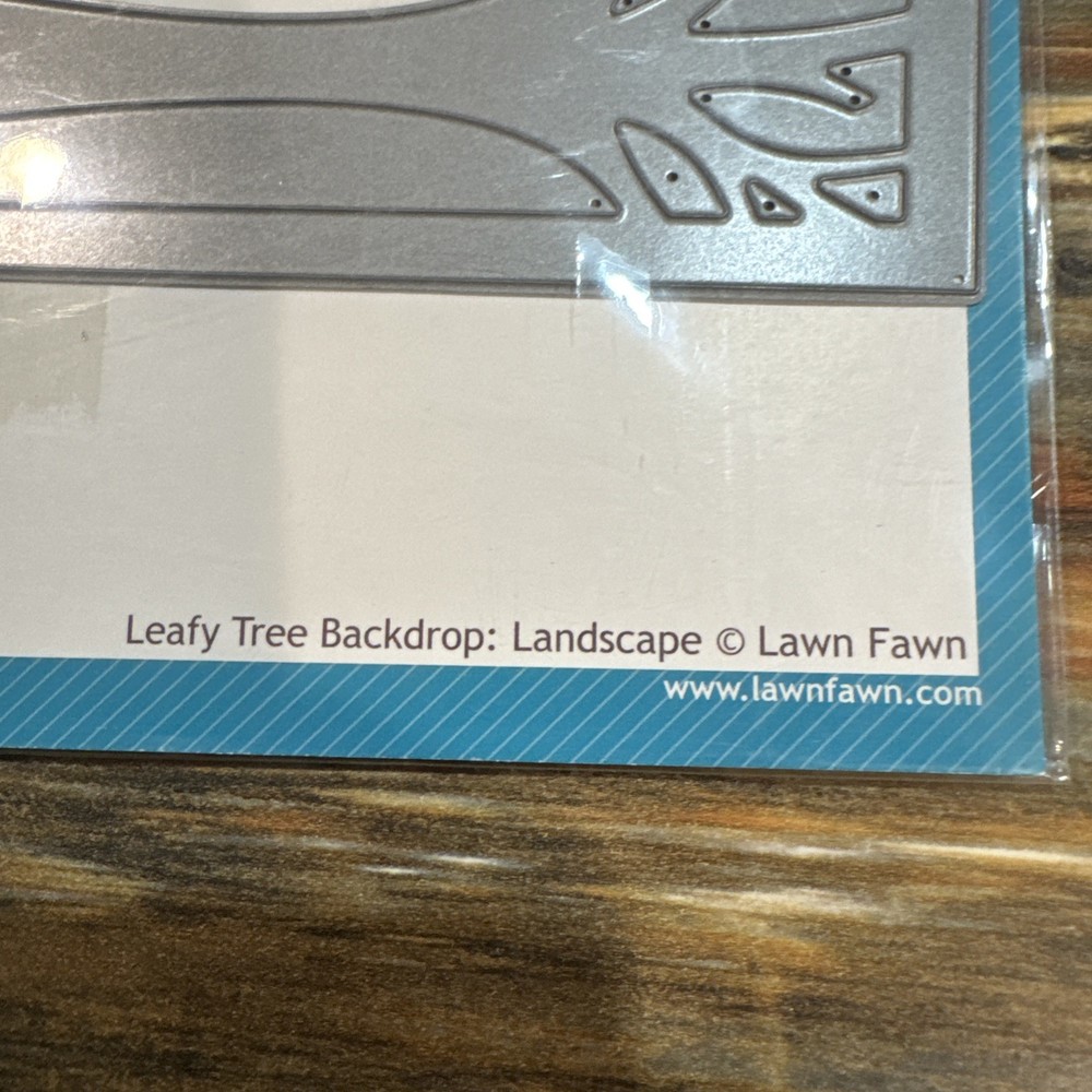 Lawn Fawn Interactive Dies Leafy Tree Background Die NIP