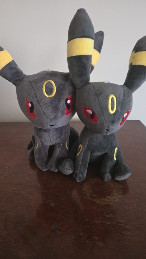 Vending Machine Umbreon Plushies
