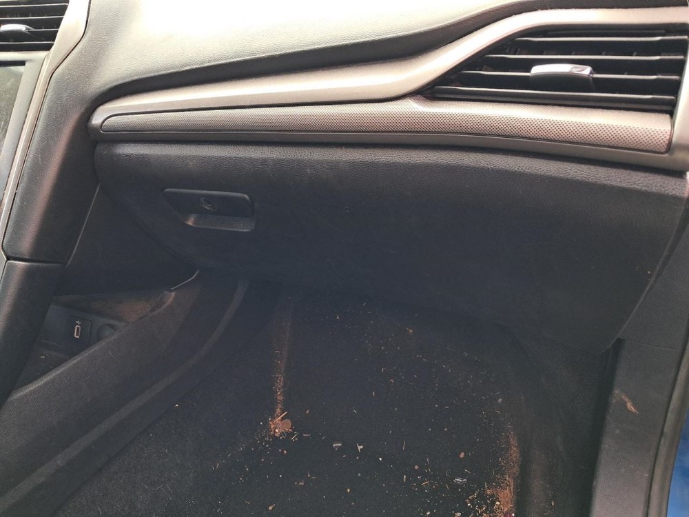 FUSION 2017 Glove Box 4818448