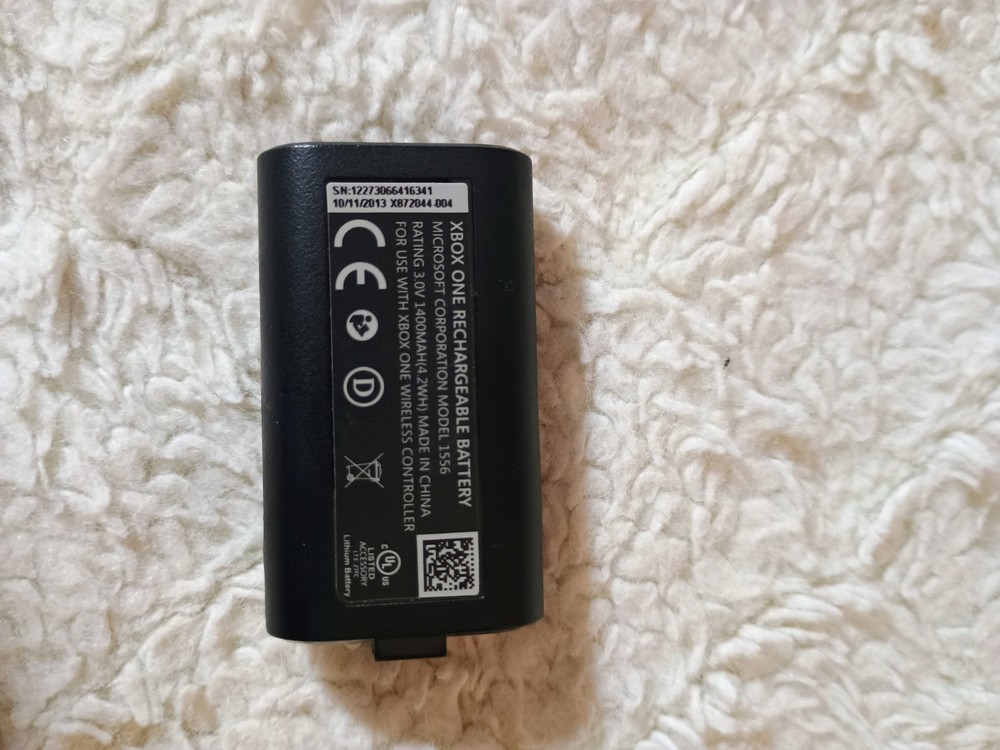 Xbox One Rechargeable Battery Pack 1556 – Microsoft OEM – Untested – Pre-Owned