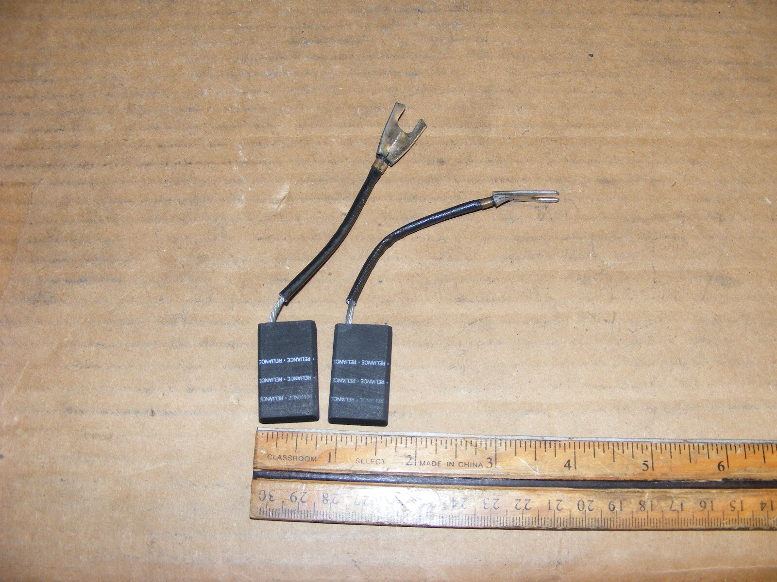 (2) Reliance Carbon Motor Brush RE041BV (boxk)