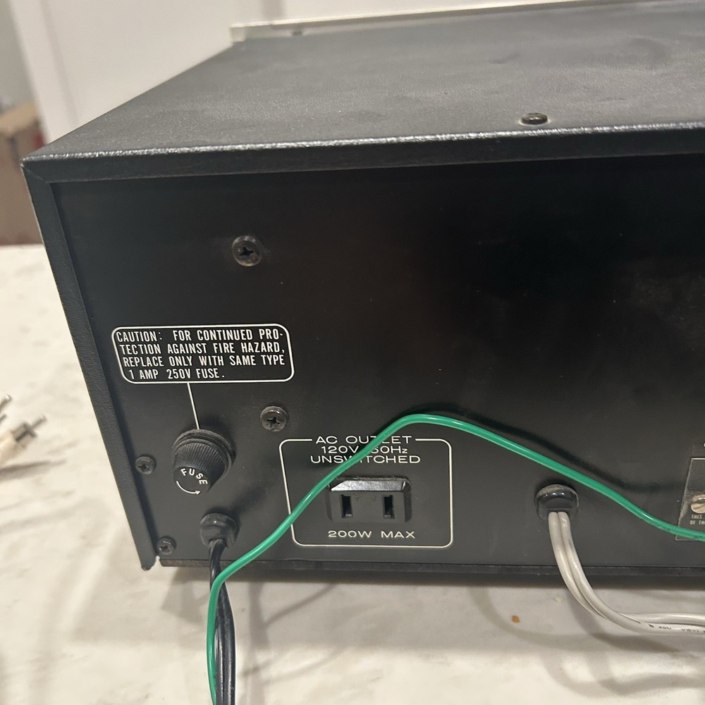 Marantz Model 2020 Stereo Tuner AM FM