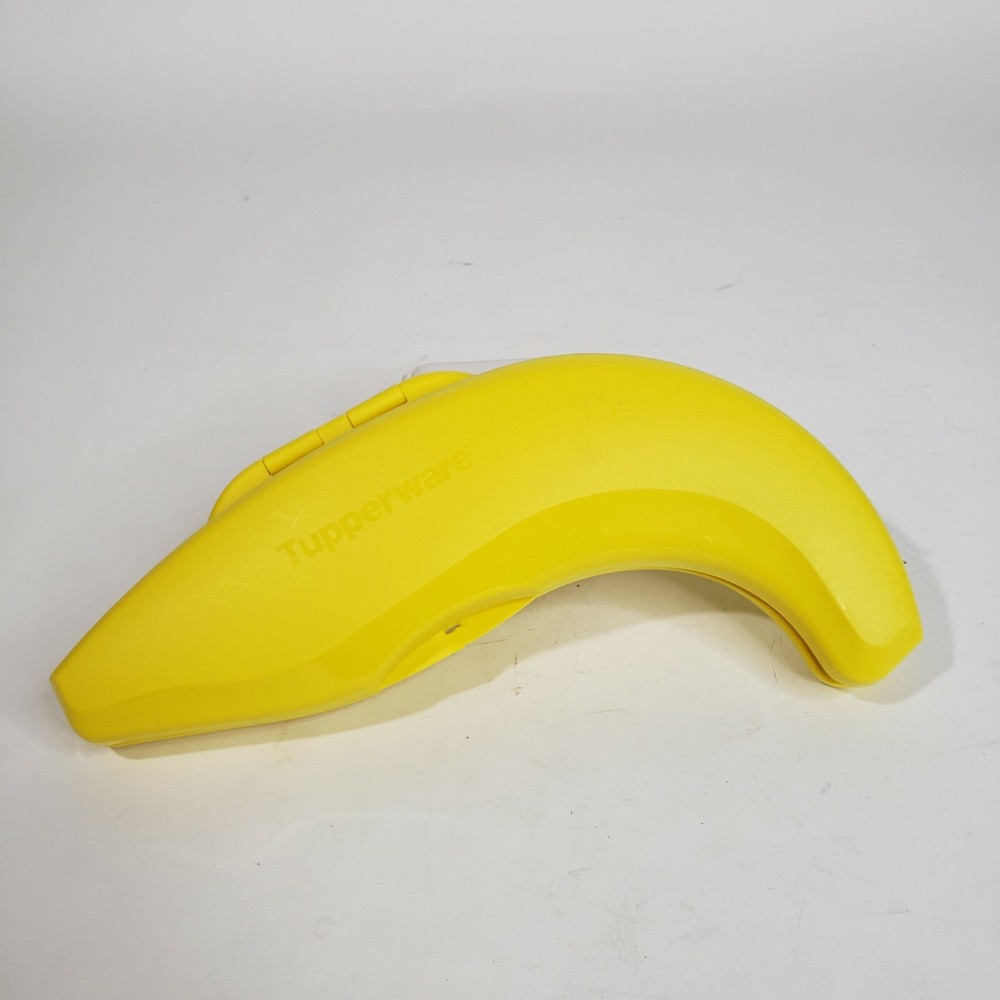 Tupperware Yellow 10” Hinged Banana Keeper Lunchbox