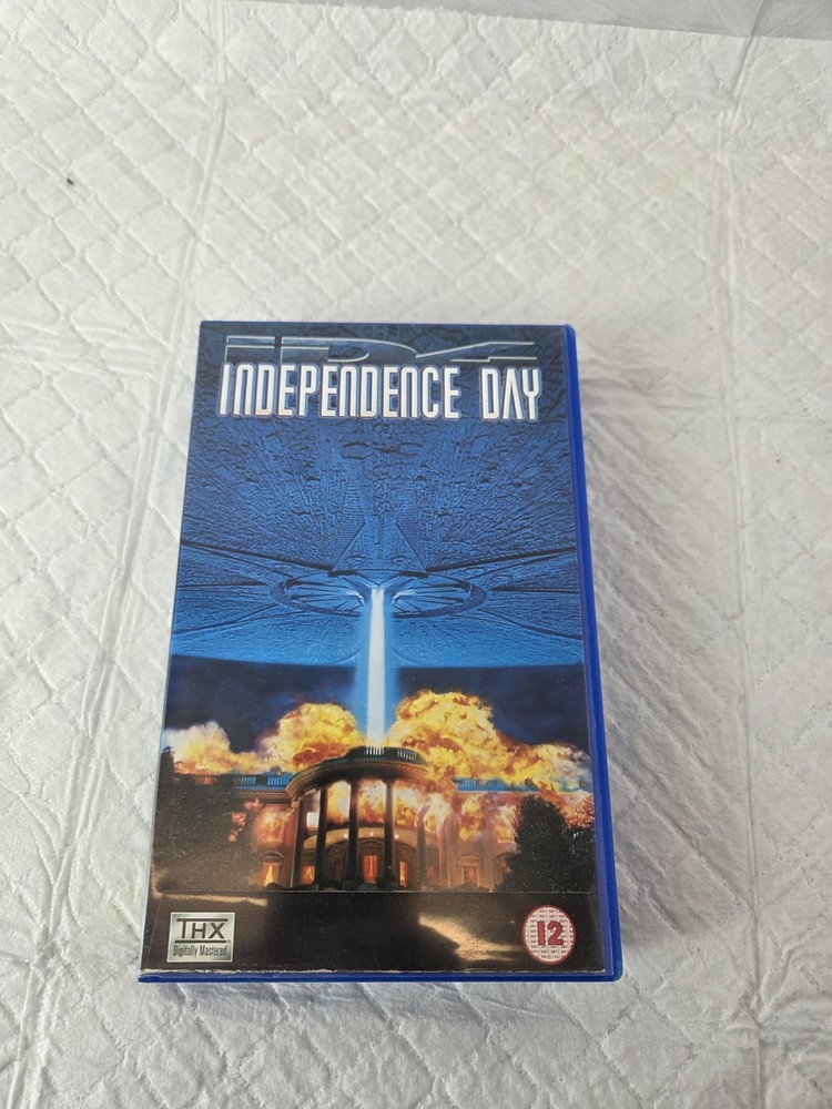 Les Miserables and independence day (VHS)