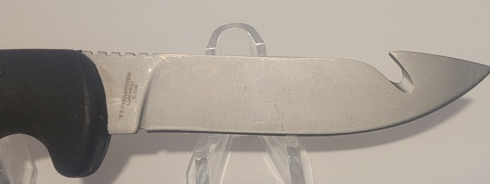 Mossberg Fixed Blade Hunting Knife with Gut Hook