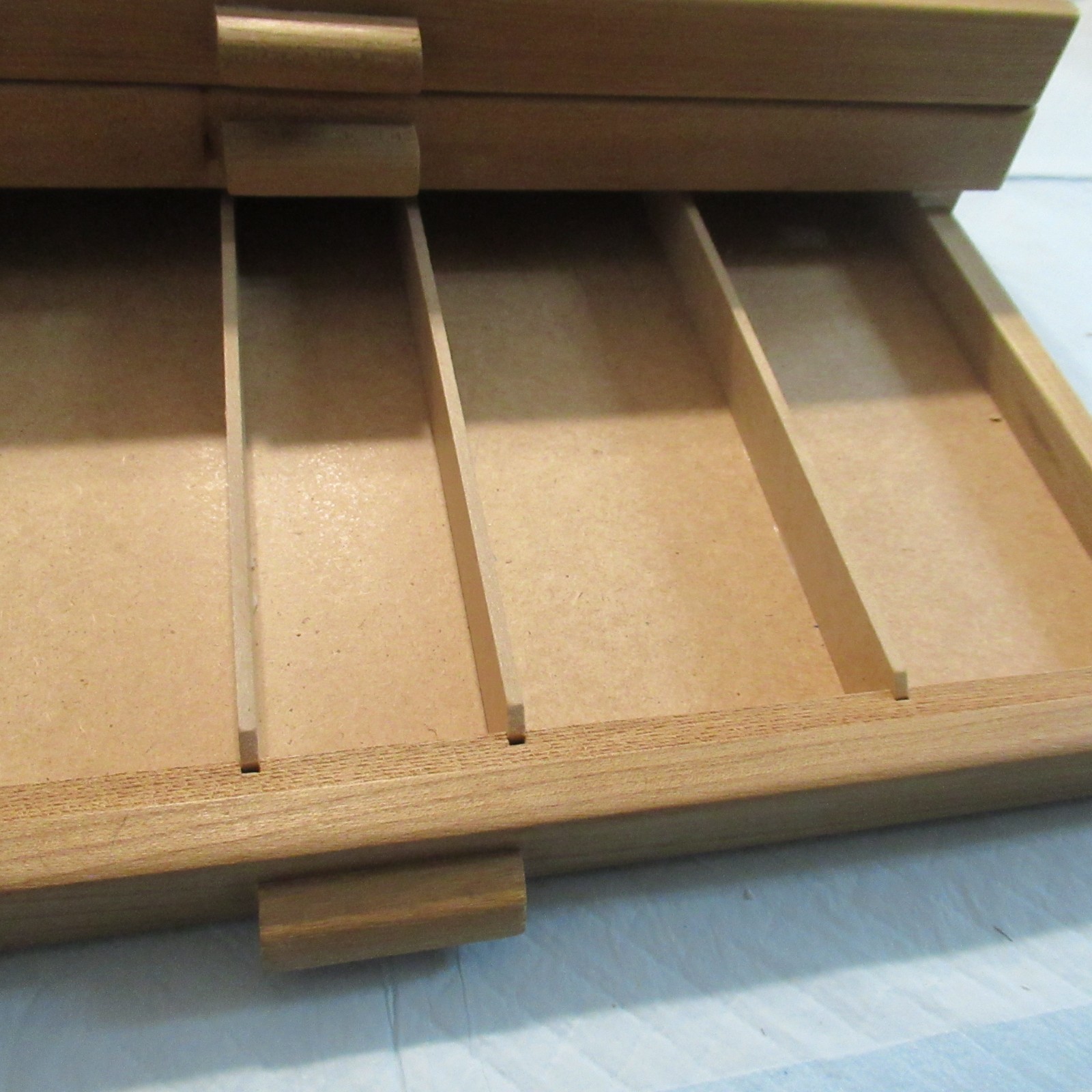 USART SUPPLY 3 DRAWER PAINTING ART CASE