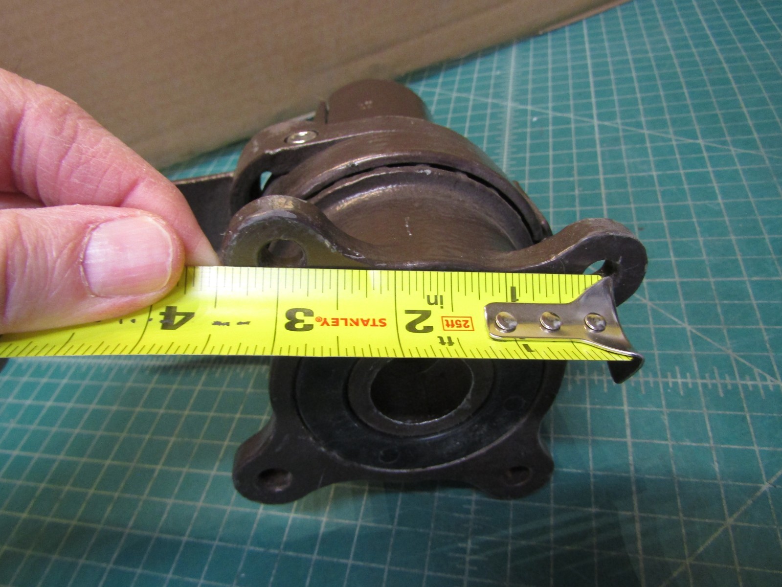 1 – Umbrella Rotating Hub Brown 360°. NEW – Out of the original Box