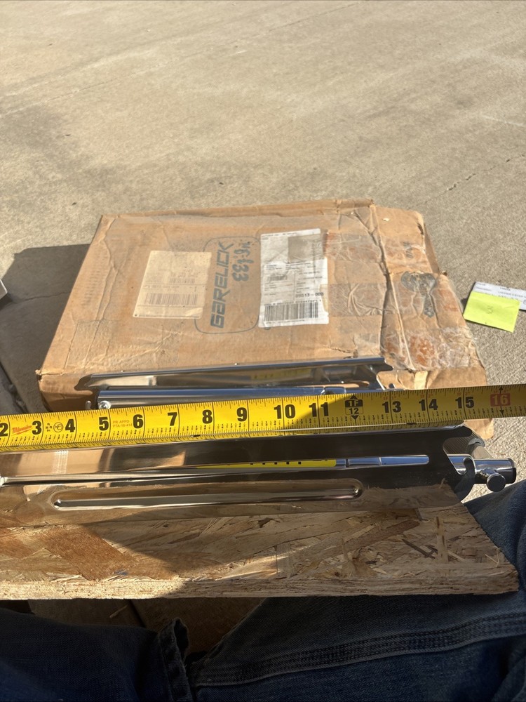 Garelick Locking Under Platform Sliding Ladder Model 12.643