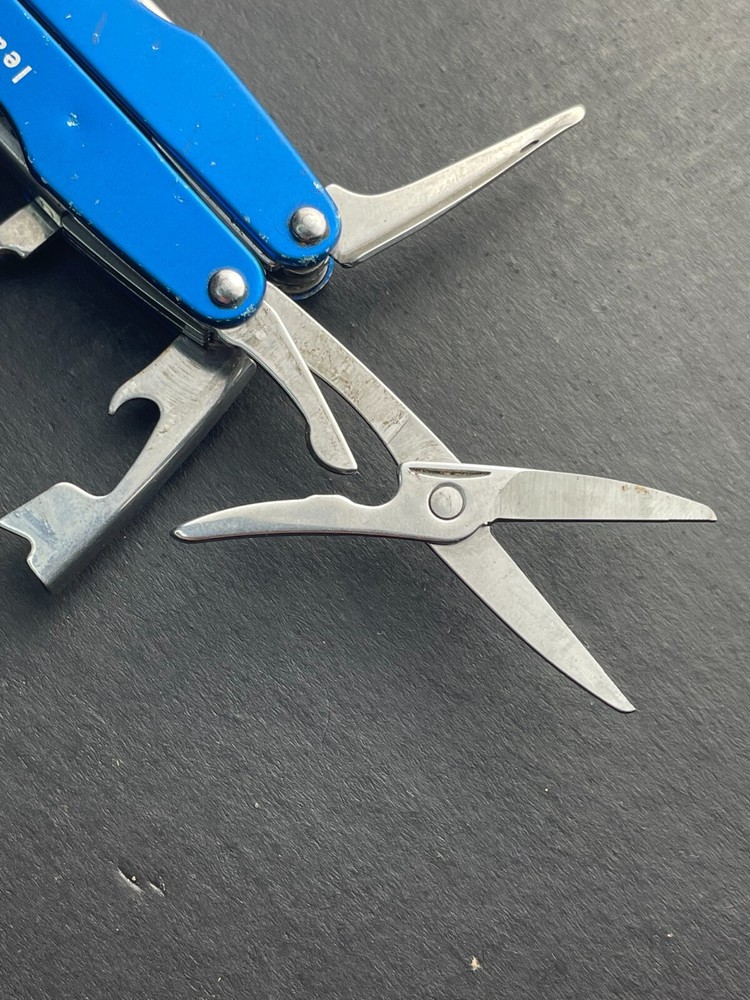 Leatherman Juice CS4 Multi Tool - Various Colors