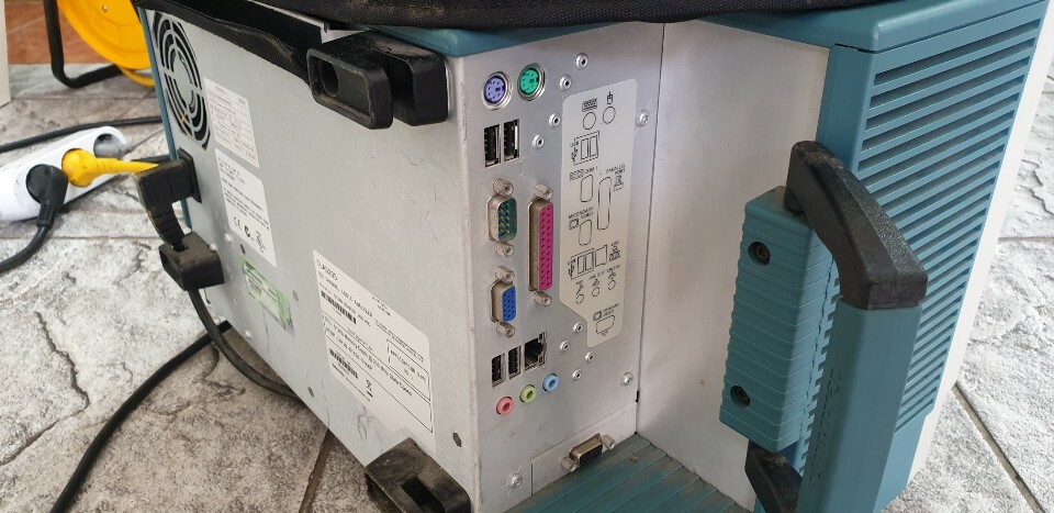 Tektronix TLA5203 102 Channel Logic Analyzer[#A07]
