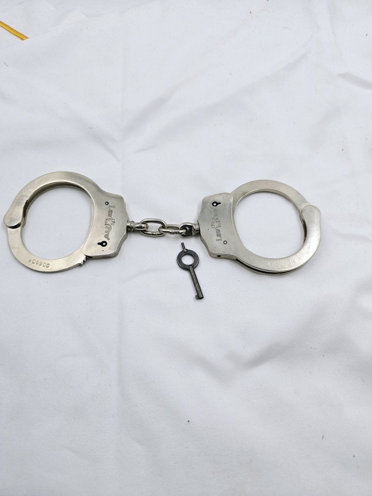 Law Pro Handcuffs 1 key #3