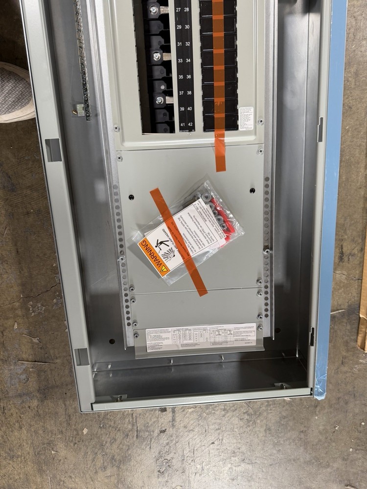 1-250 AMP 480V MAIN BREAKER PANELBOARD 42 SPACE 3PHASE 4WIRE COMPLETE PANEL