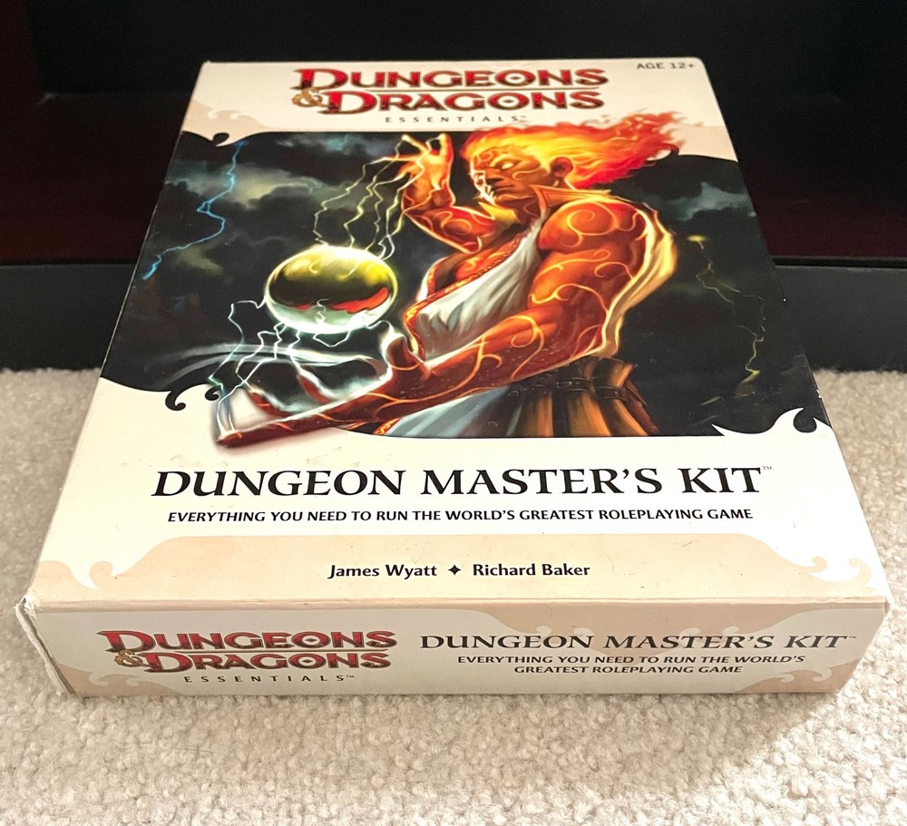 Dungeons & Dragons Essentials Dungeon Master's Kit 2010 Only Missing 1 Token