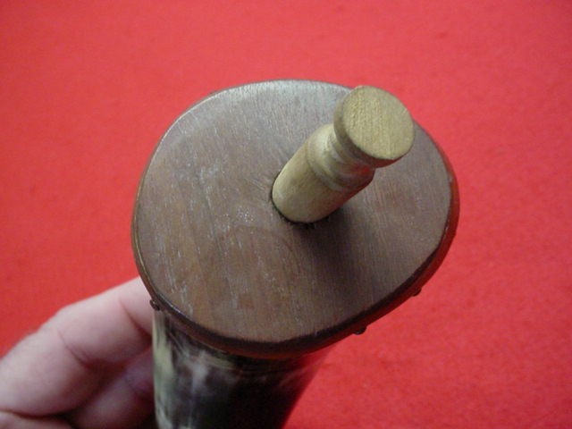 Muzzleloader Powder Horn- 8" Length- No Strap - Nice !! (D)