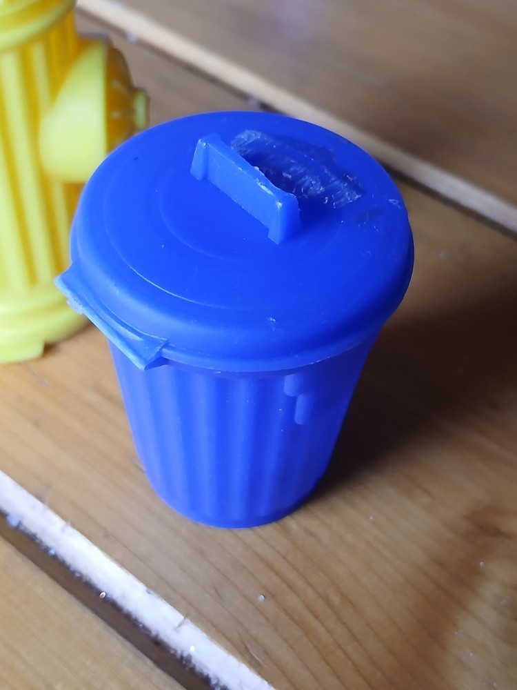 Vtg 1980s Candy Containers Topps Fleer 1 Fire Hydrant 1 Trash Can Empty