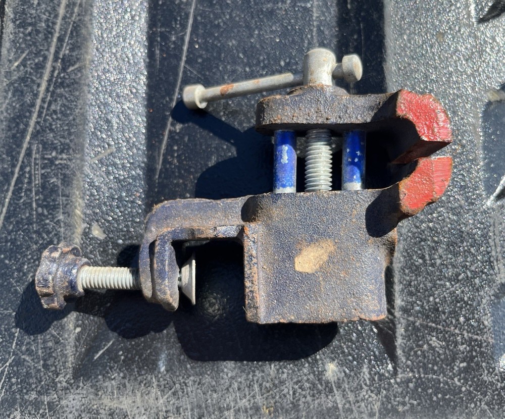 VINTAGE MINI GLOBEMASTER 5929 BENCH TABLE VISE