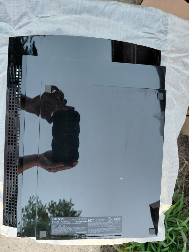 Sony PlayStation 3 CECHL01 80GB Black Console Bundle w/ Controller, Box, Cables