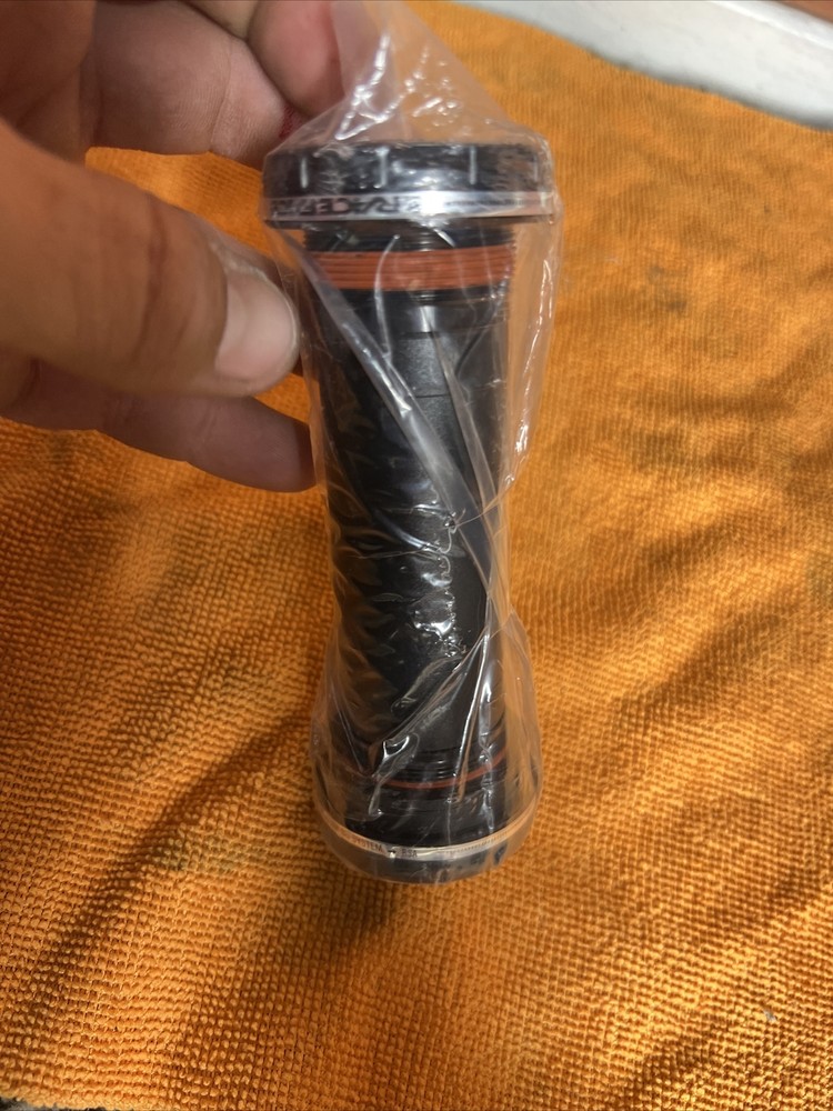 RaceFace CINCH Bottom Bracket BB BSA 100mm Shell x 30mm Spindle External Seal